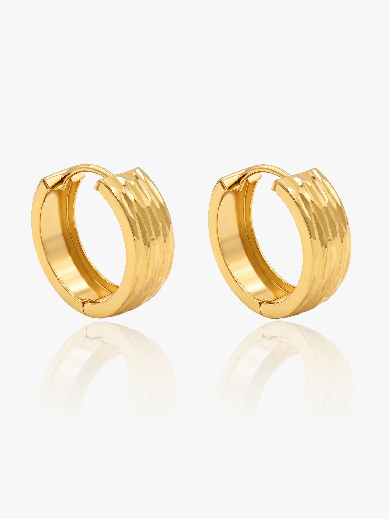 916 Earring Faceted Hoop