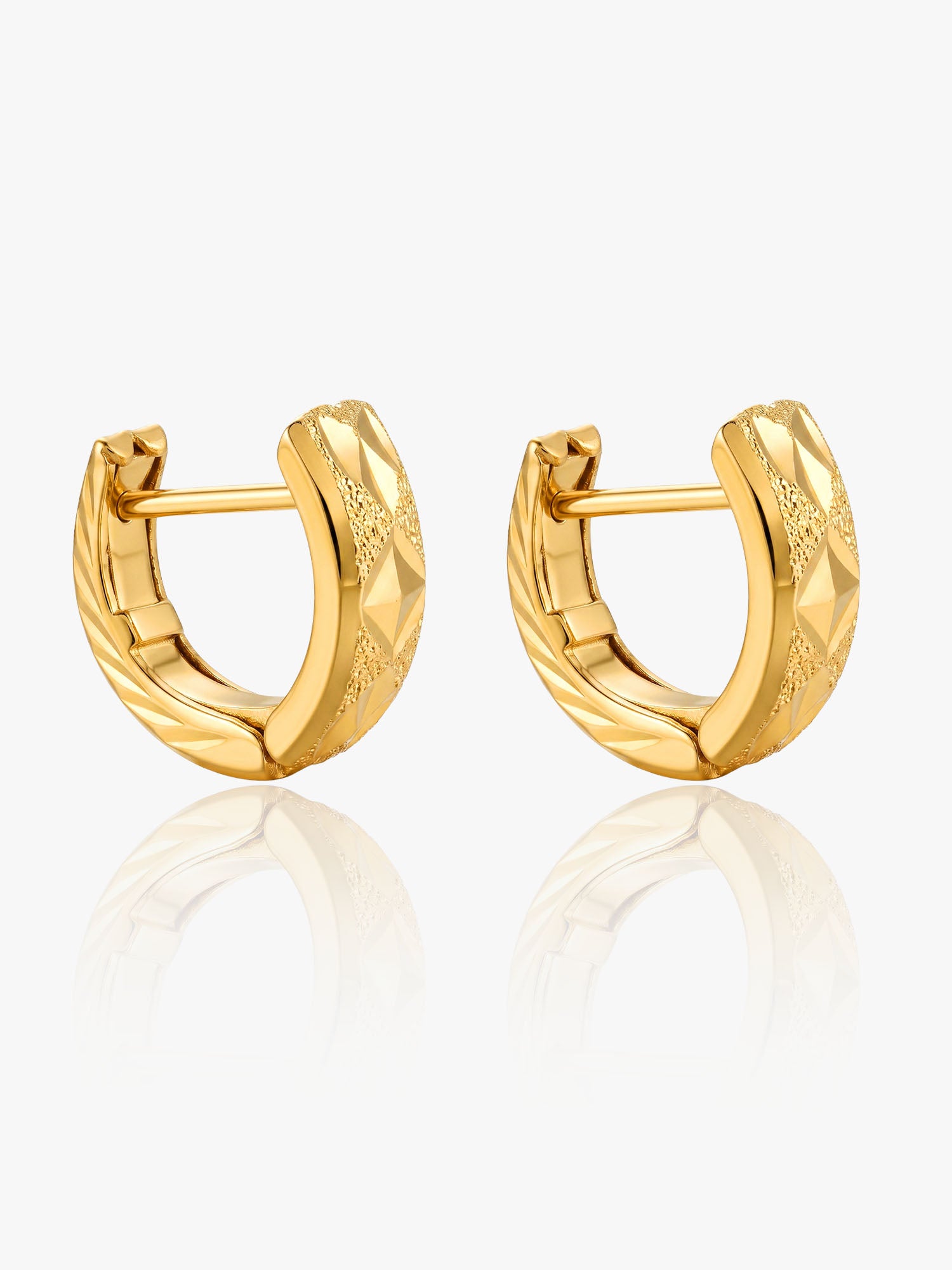 916 Gold Clipper Earring
