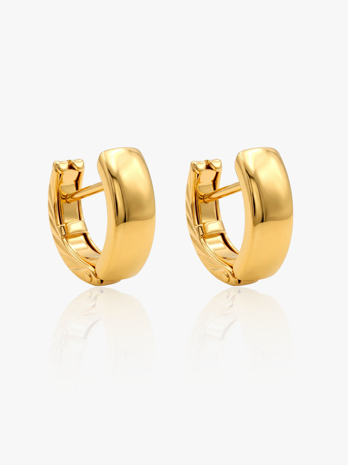 916 Gold Criss Clipper Earring